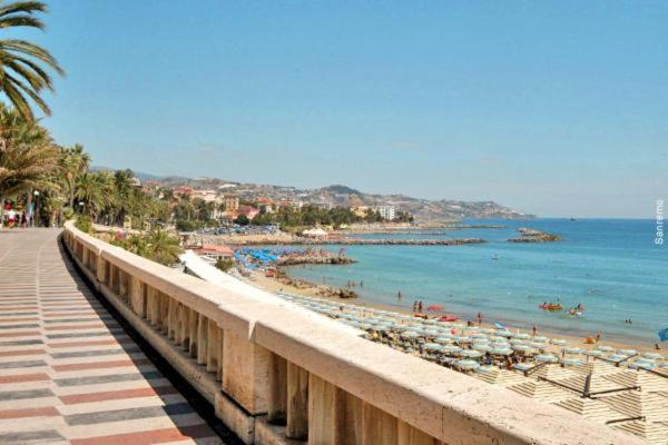 Loft Cavour - Teatro Ariston Apartment Sanremo Luaran gambar